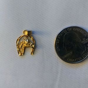 Dainty 14K Gold Horse Shoe Pendant